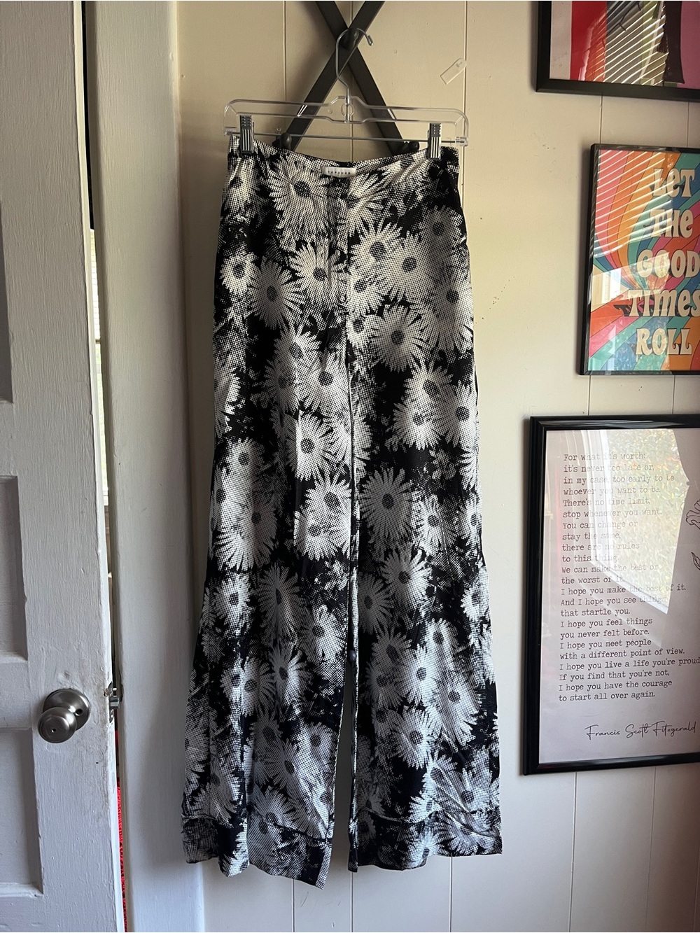 Women's Black & White Floral Wide Leg Pants